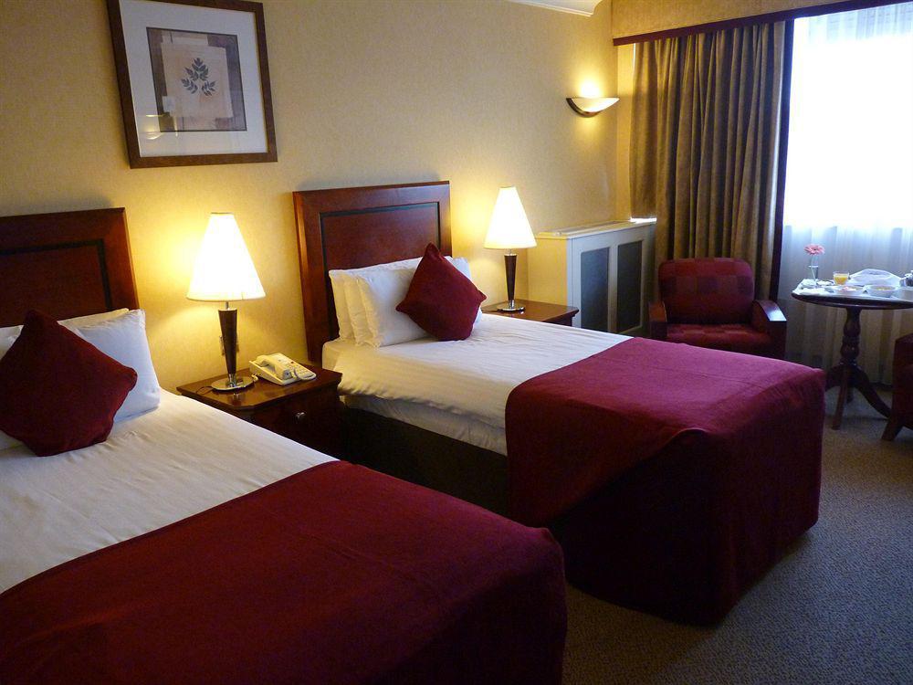 Clyde Court Hotel Dublin Exterior photo
